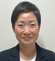 2年副担任 岡地 宏美